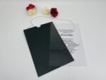 Invitatii nunta plexiglass neagra cu text colorat