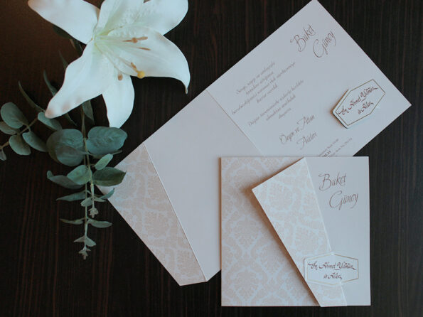 Invitatii nunta eleganta nuanta somon personalizare gratuita
