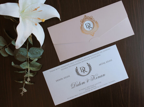 Invitatii nunta eleganta nuanta somon cu auriu