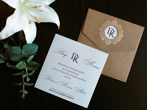 Invitatii nunta eleganta cu plic maro cu auriu