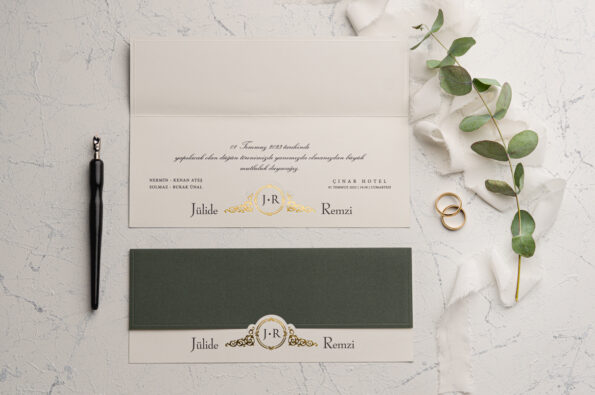 Invitatii nunta verde cu auriu personalizare inclusa in pret