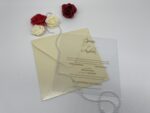 Invitatii nunta plexiglass patrata cu plic inclus nuanta crem sidef