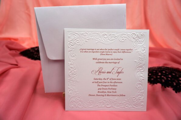 Invitatii nunta eleganta carton alb embosat