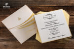 Invitatii nunta eleganta cu plic crem cu auriu din carton gros elegant