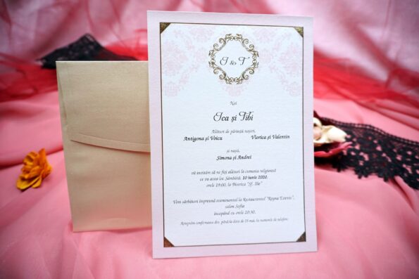 Invitatii nunta elegante albe cu chenar auriu