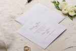 Invitatii nunta eleganta carton alb embosat