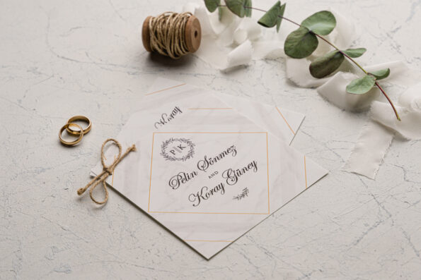 Invitatii nunta auriu cu crem personalizare inclusa
