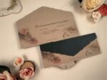 Invitatii nunta fara striatii cu model floral in partea stanga