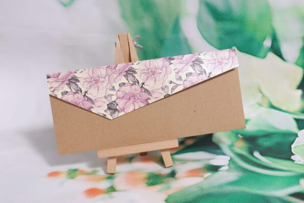 Invitatii nunta model flori roz carton mat
