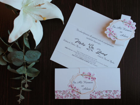Invitatii nunta roz cu panglica inclusa