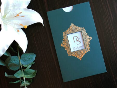 Invitatii nunta deosebita cu plic verde cu auriu