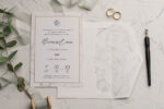 Invitatii nunta gri cu auriu eleganta personalizare inclusa