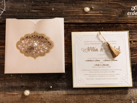 Invitatii nunta eleganta din carton gros cu canaf auriu
