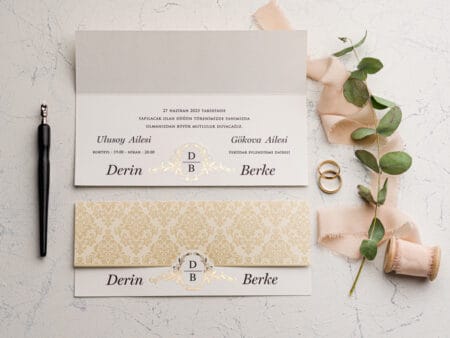 Invitatii nunta cu auriu printata pe carton gros alb lucios