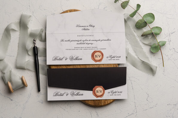 Invitatii nunta clasica printata pe carton gros nuanta negru si maro