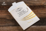 Invitatii nunta eleganta cu plic crem cu auriu din carton gros elegant