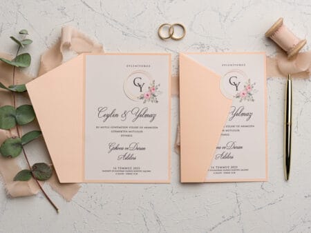 Invitatii nunta somon cu flori personalizare inclusa in pret