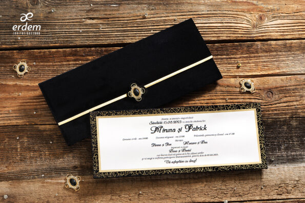 Invitatii nunta eleganta plic negru cu bijuterie