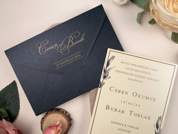 Invitatii nunta eleganta cu plic negru si carton gros crem