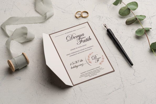 Invitatii nunta eleganta din carton mat gros crem