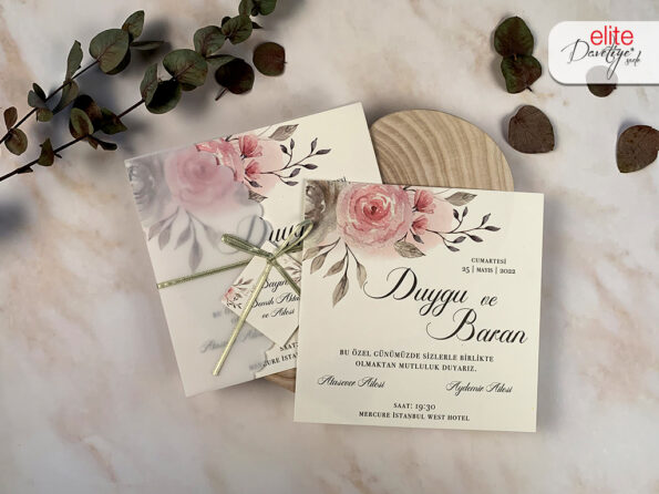 Invitatii nunta de lux cu model floral roz