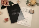 Invitatii nunta plexiglass cu plic negru decupat