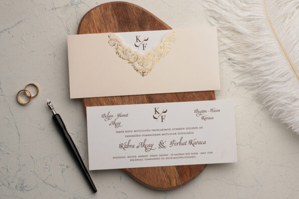Invitatii nunta eleganta crem cu auriu personalizare inclusa