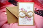 Invitatii nunta text elegant si flori roz