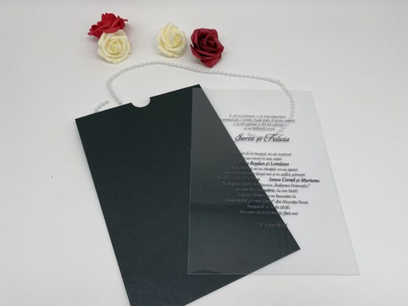 Invitatii nunta plexiglass neagra cu text colorat