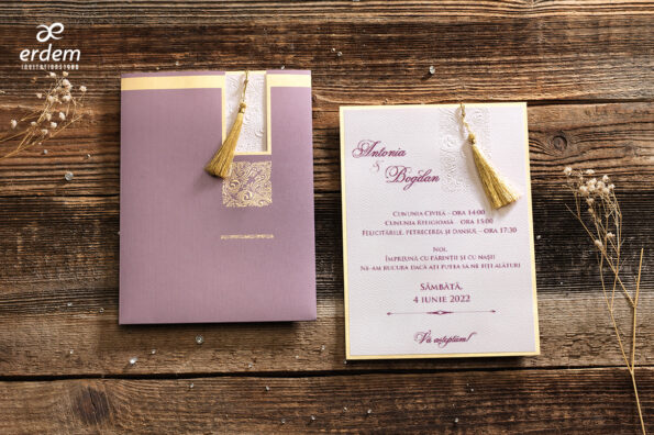 Invitatii nunta eleganta mov cu canaf auriu si crem