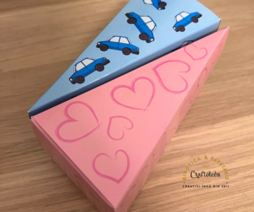 Cutie felie de tort cu inimioare roz Cutie felie de tort cu inimioare roz