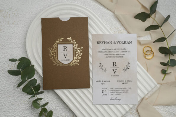 Invitatie nunta maro din carton 12