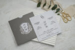 Invitatie nunta gri din carton 13x13cm ǀ e-Marturii.ro