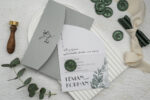 Invitatie nunta gri din carton 7