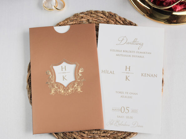 Invitatie de nunta maro cu auriu 2486