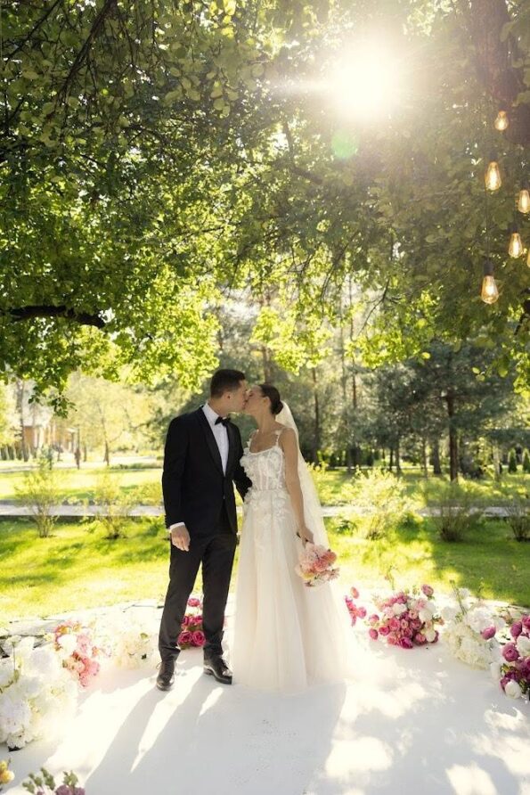 Cum sa alegi cel mai potrivit sezon pentru nunta ta. 4 anotimpuri, 4 idei pentru nunta ta. Cum sa alegi cel mai potrivit sezon pentru nunta ta. 4 anotimpuri, 4 idei pentru nunta ta.