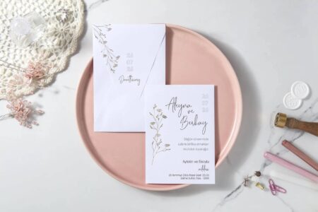 Invitatie nunta alba cu auriu 7106