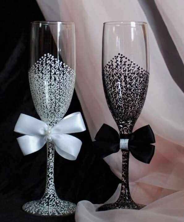 Pahare de nunta DIY: Idei creative pentru decorarea paharelor mirilor