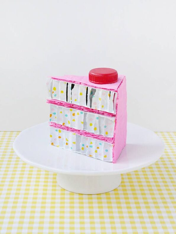 Cum faci cutii sub forma de felie de tort – 6 pasi Cum faci cutii sub forma de felie de tort – idee creativa de craft pentru copii