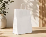 Sacosa alba 25x11x31cm cu maner rasucit